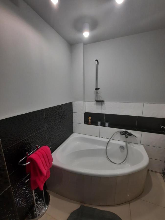 Apartament Zorzy Przy Instytucie Kardiologii Anin Apartment วอร์ซอ ภายนอก รูปภาพ